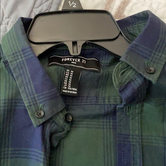 GREEN FLANNEL FROM FORVEVER 21 - Picture 2 of 5